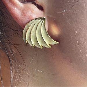 Vintage Napier gold and cream earrings